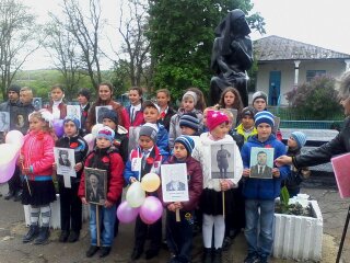 Митинг у Памятника в селе Калмыковка 9 мая 2017