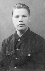 Советский военнопленный в Норвегии. Советский артиллерист был захвачен в плен в мае 1942 года. Китель на фото немецкий — такие выдавали всем военнопленным; с пр...