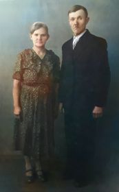 Лесниченко  Иван Григорьевич  с женой Варварой Авксентьевной