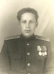 Во время учебы в военной Краснознаменной Инженерной Академии связи им. С.М.Буденного