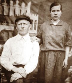 Казакины Михаил Филиппович и Елена Ивановна, 1931 г. апрель