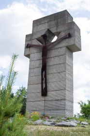 Монумент на Поле Памяти