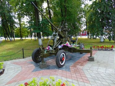 Памятник зенитчикам в Ярославле