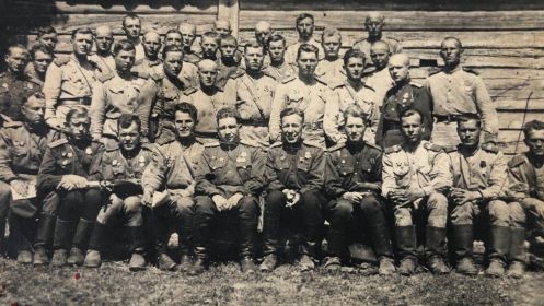 Орлов М.А.во 2 р.4 слева (с планшетом) 1943-1944 год.