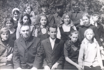 М.Г. Шлыков со своими учениками