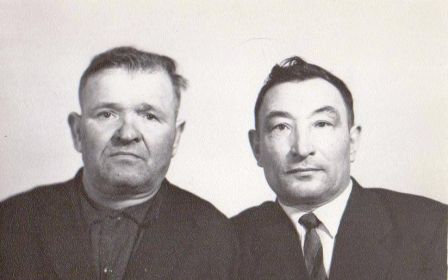 Отдельнов Михаил Васильевич (справа) с другом Валуйских Николаем Егоровичем (1976 г.)