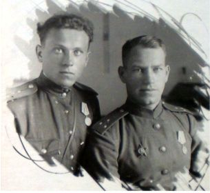 С другом - Моренов Евгений Степанович.