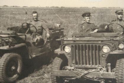 Фото из архива моего дедушки Павлинова Петра Степановича. На фото в центре. 1945 г.