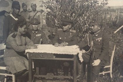 Переговоры о разоружении японцев. Манчжурия. г. Дундзичен. Октябрь  1945 г. Фото снято Павлиновым Петром Степановичем.