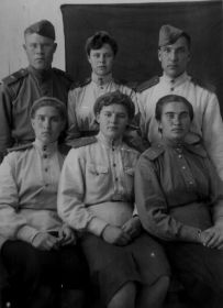 Нижний ряд слева. Маркова НА. Подпись 43 год