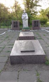 памятник воинам-односельчанам с. Каменка