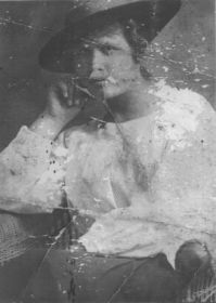 Мама Притулина(Караванова) Евгения Ивановна Умерла от туберкулеза в 1942 году. Ей было всего 40 лет.