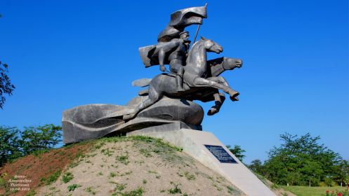 Памятник 116-й Донской казачьей кавалерийской дивизии в г.Сальск