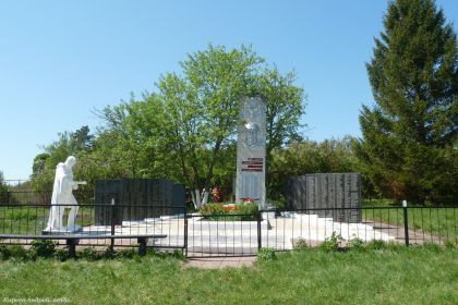 Братская могила в дер. Трудки Покровского р-на Орловской обл.