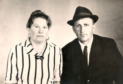 Андрей Архипович с Анной Прокофьевной Черногорец (в гражданском браке)