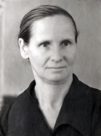 Лидия Алексеевна на доске Почета, 1964 г.