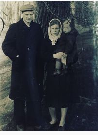 Папа с мамой и я. Год 1954