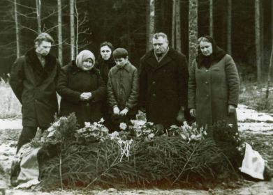 Латвия, гор. Огре, гор. кладбище, 1973, похороны Жукова М.И.