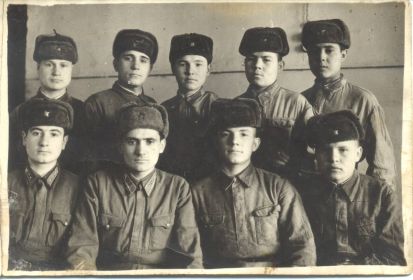Курсанты 2 взвод 3 рота 26.02.1943.jpg