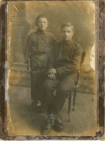 слева брат Венгер Алексей, сидит Иван Николаевич