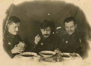 Справа Венгер Иван Николаевич с товарищами.