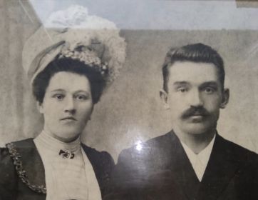 мама и отец Тихона Дмитриевича