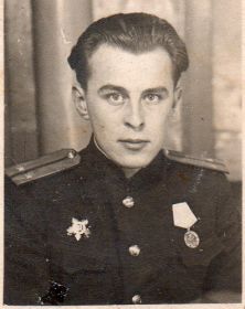 Лейтенант Соколов Е.П. апрель1945г. г. Полярный
