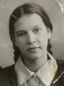 июнь 1941 года. маме 17 лет.