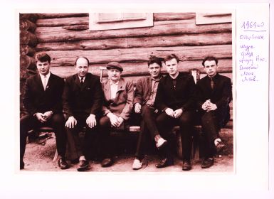 Фёдор Васильевич с сыновьями (1969 год)