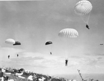 Подготовка к прыжкам в воздушно-десантной бригаде-4