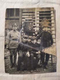 С товарищами на службе в милиции