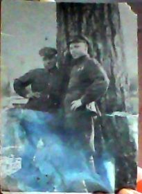 фото с  неизвестным другом,Татаринов Семен Дмитриевич с лева