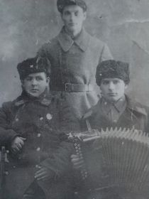 Фронтовые друзья-товарищи
