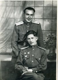 Солдатов С.И. 1945г. с другом