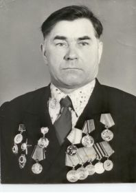 Тимошенко Николай Андреевич с орденами и медалями в честь 9 мая