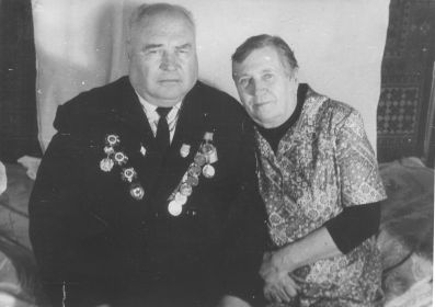 Мои родители  -папа-Древняковский В.Ф и мама- Древняковская А.Г