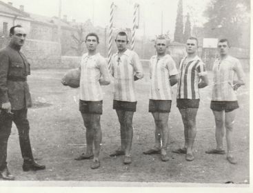 В баскетбольной команде, 1926 год