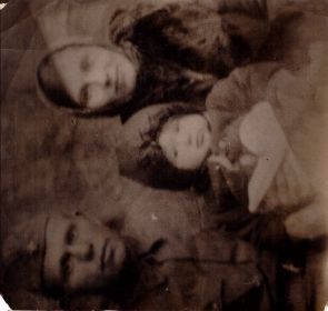Дедушка, бабушка и мама 1939 год