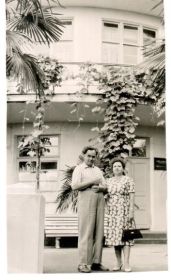 Дедуля с бабулей на отдыхе в Ялте 1962 г.
