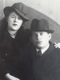 Бабушка с дедушкой, Рига 1946 год