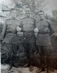 Август 1944, дедушка с однополчанами