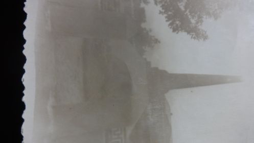 обелиск в г. Ростов над братской могилой, где похоронен мой дед.