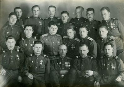 Наботов Иван Кириллович в верхнем ряду третий слева