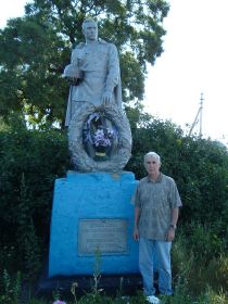 Мой отец, РАДЗИНСКИЙ Юрий Михайлович, у могилы ОТЦА, Радзинского Михаила Павловича