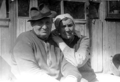С женой Анной Александровной (послевоенное фото)