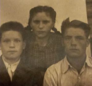 Дети (слева направо) Шамиль, Ирек, Марат (август, 1948г.)