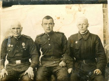 Наботов Иван Кириллович слева