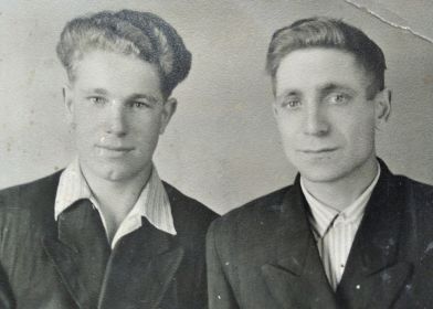 Сыновья Юрий и Пётр. 1958 год.