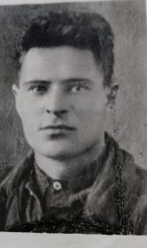 Старший брат, Грязев Иван Григорьевич, погиб на фронте в 1942 году