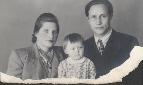 С мужем и дочерью. 1950 год, Харьков.